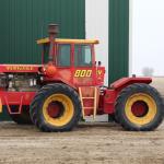 Lot # 107 : Versatile 800 Tractor