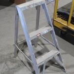 2 step aluminum ladder 