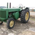 JD R Tractor 